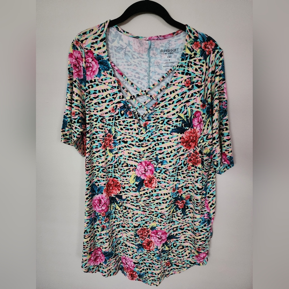 Torrid Multicolor Crisscross V-Neck Top